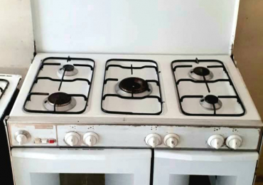 للبيع غاز وغسالة نضاف