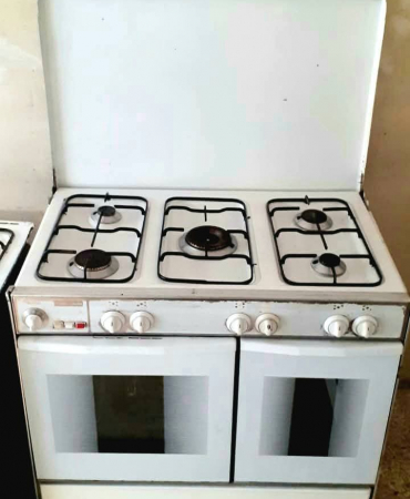 للبيع غاز وغسالة نضاف